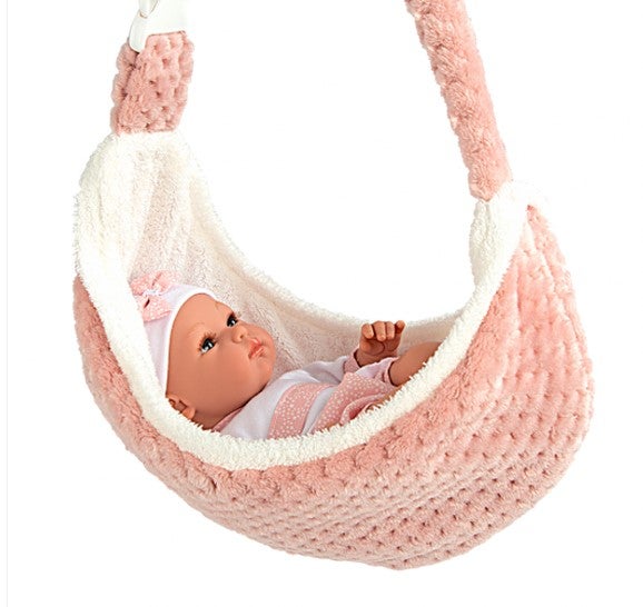 Elegance Nukke kantoliinassa